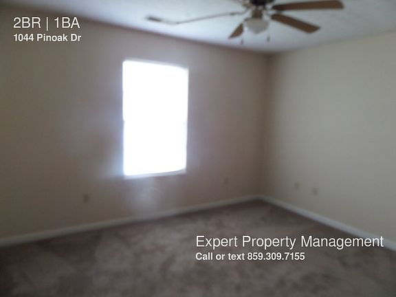 4th image of 1044 Pinoak Dr