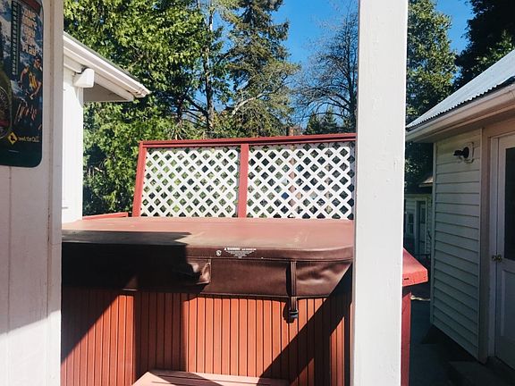 5th image of 44768 Pine Flat Dr.