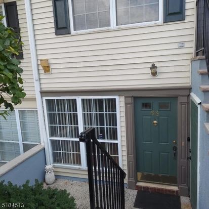 96 Vaughan Dr #817, Newark, NJ 07103