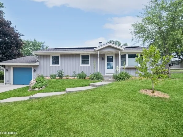 667 Elm St, Hampshire, IL 60140