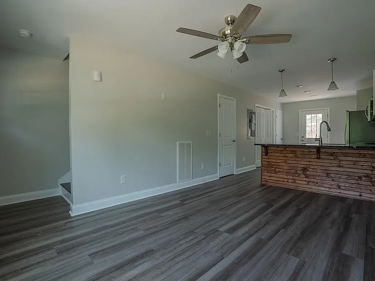139 Harrison Ln SE — Photo 9