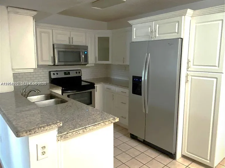 300 Palm Cir W #208 — Photo 18