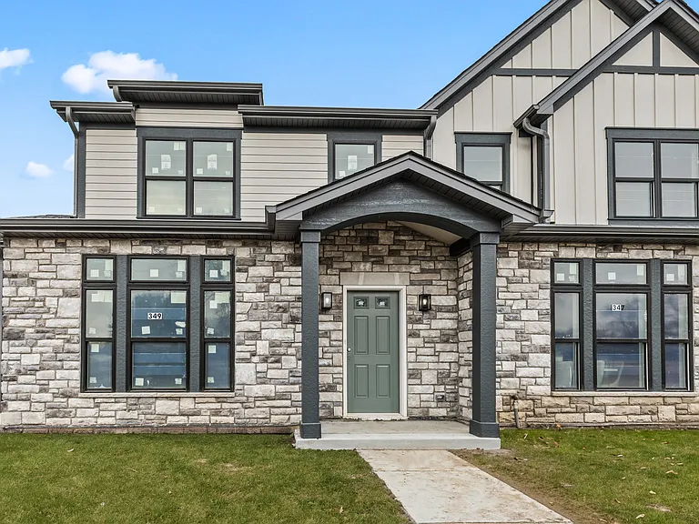 27W280 Bauer Rd — Photo 3