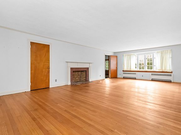 3rd image of 25 Arlington St