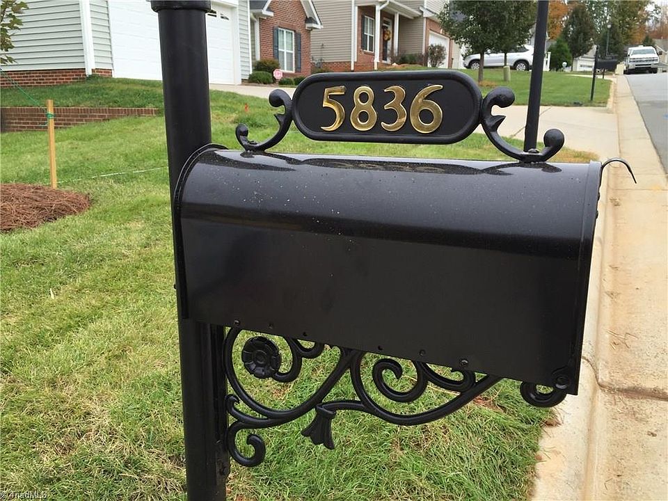 2nd image of 5836 Sycamore Glen Rd