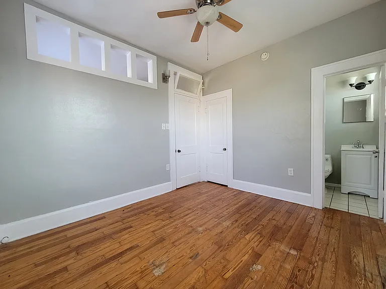 205 16th Ave NE #12 — Photo 8