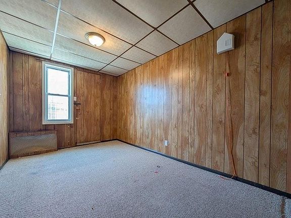 5th image of 2652 Hubbard St