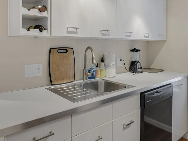 233 Forest Home Dr — Photo 6