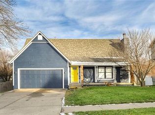 1321 SW Pacific Dr, Lees Summit, MO 64081