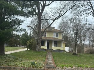 46 Lathrop Rd, Uncasville, CT 06382
