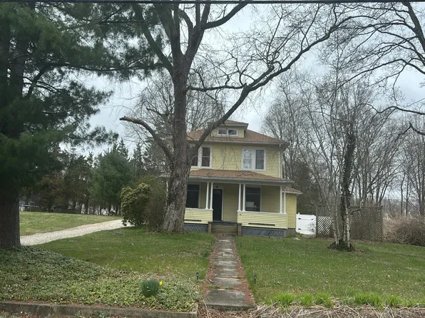 46 Lathrop Rd, Uncasville, CT 06382