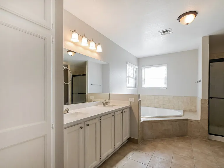 526 Dutchman Ave — Photo 14