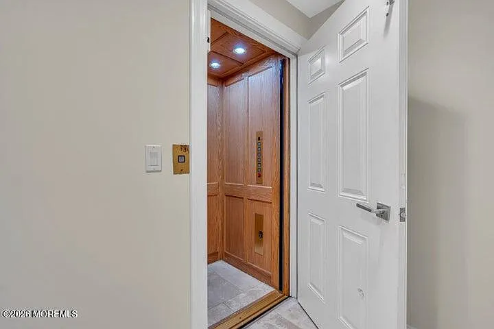 21 Blaine Ave #11 — Photo 36