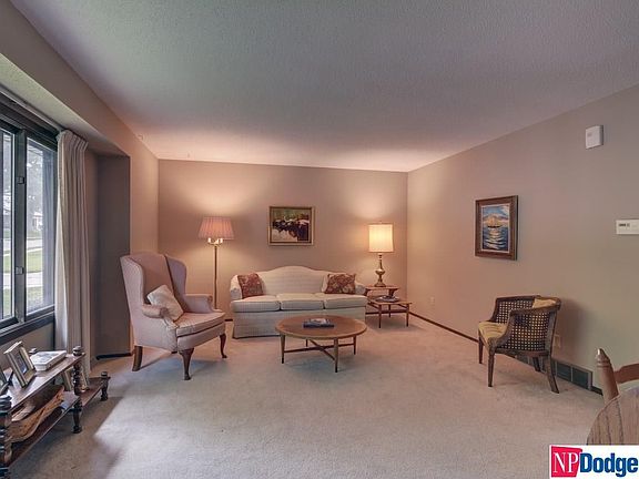 5th image of 4929 Bernadette Ave