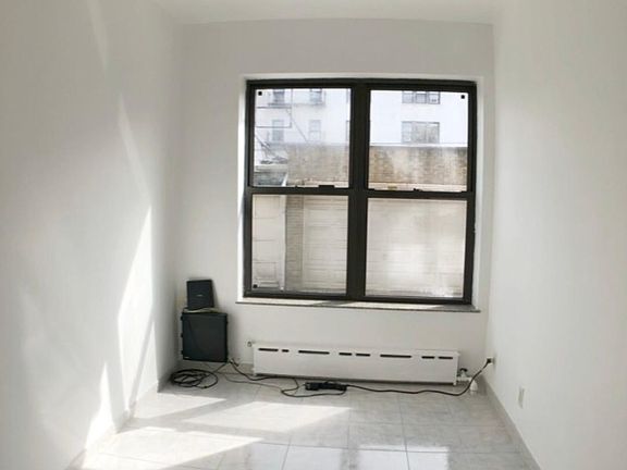 5th image of 20-55 29th St #1F