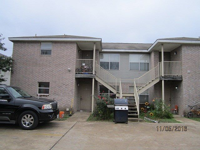 2nd image of 2222 Katy Ln APT A