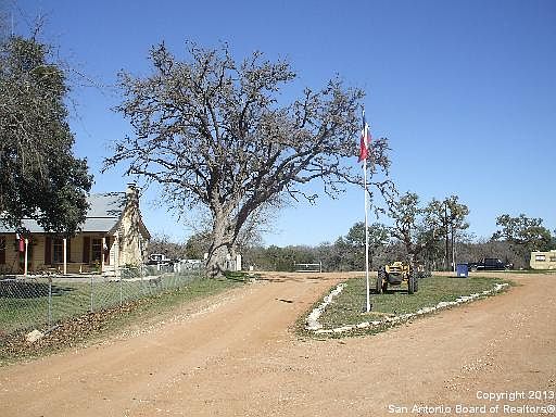 5th image of 13596 Hwy 16 North