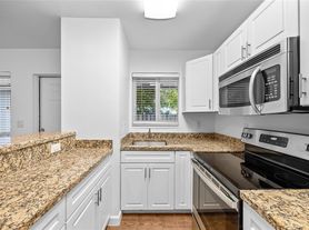 404 SE 16th St