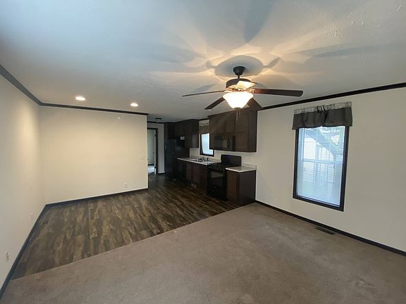 2nd image of 4925 Genesse St #552S