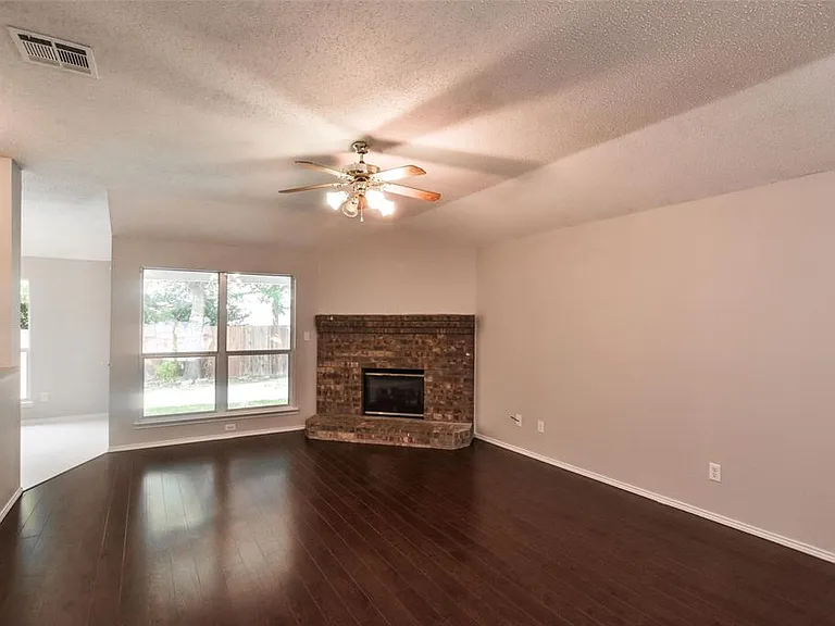 2404 Glenhaven Dr — Photo 5