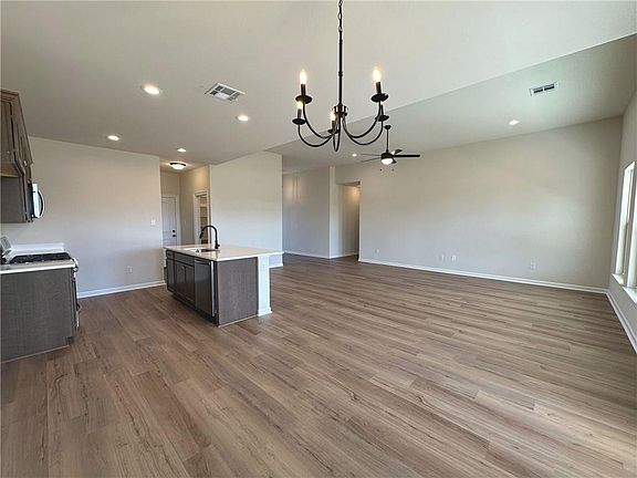 5th image of 20500 Cornerstone Rd