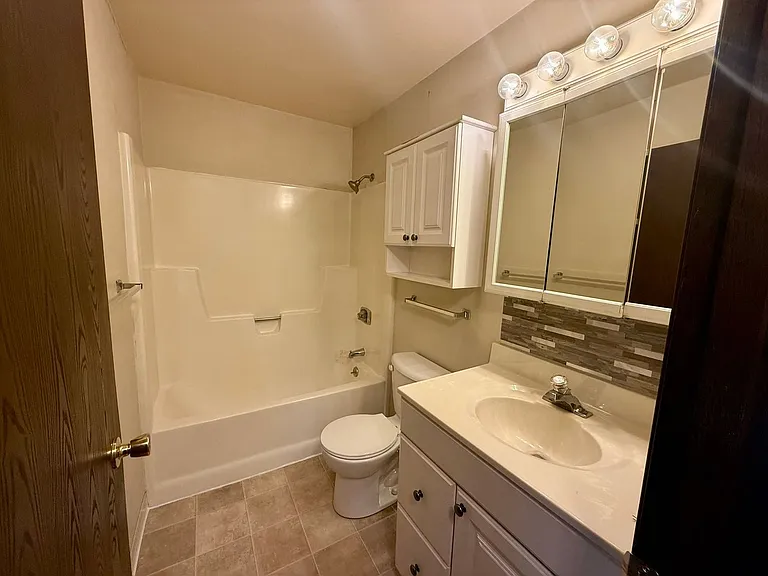 1904 Neupert Ave — Photo 9