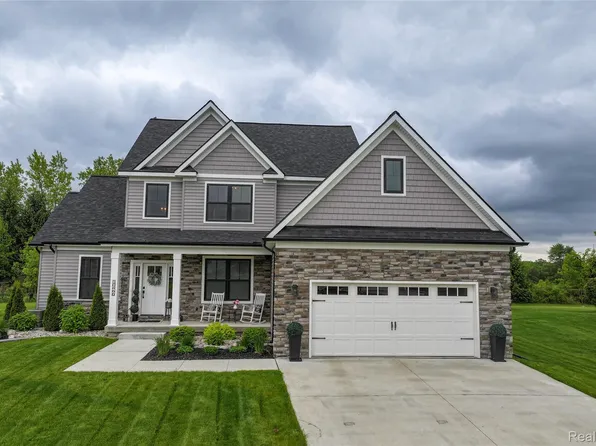 10466 Cobblestone Blvd, Davison, MI 48423