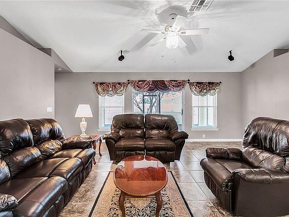 5th image of 14444 Oakshire Blvd