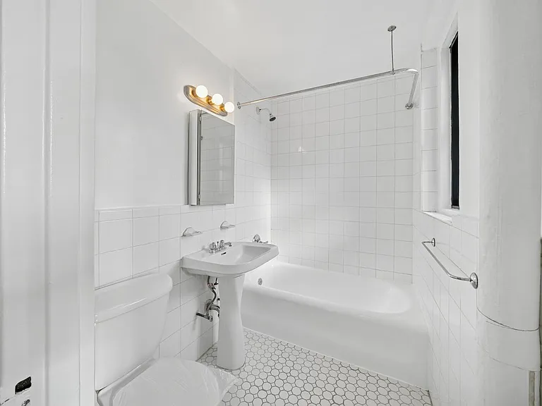 253 W 72nd St #2204 — Photo 10