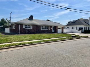 120 Denton Ave, Mineola, NY 11501