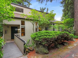 10925 NE 37th Pl APT 2, Bellevue, WA 98004