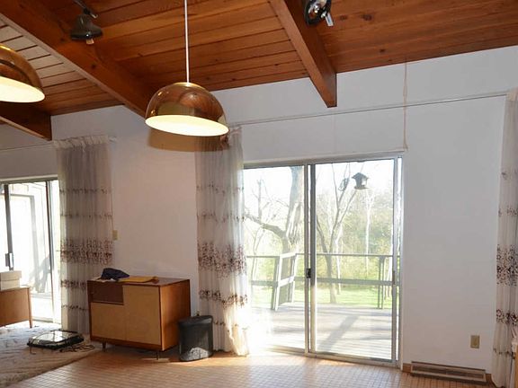 4th image of 2301 Royal Oak Ct