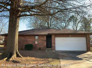 518 E Latoka Ct, Springfield, MO 65807