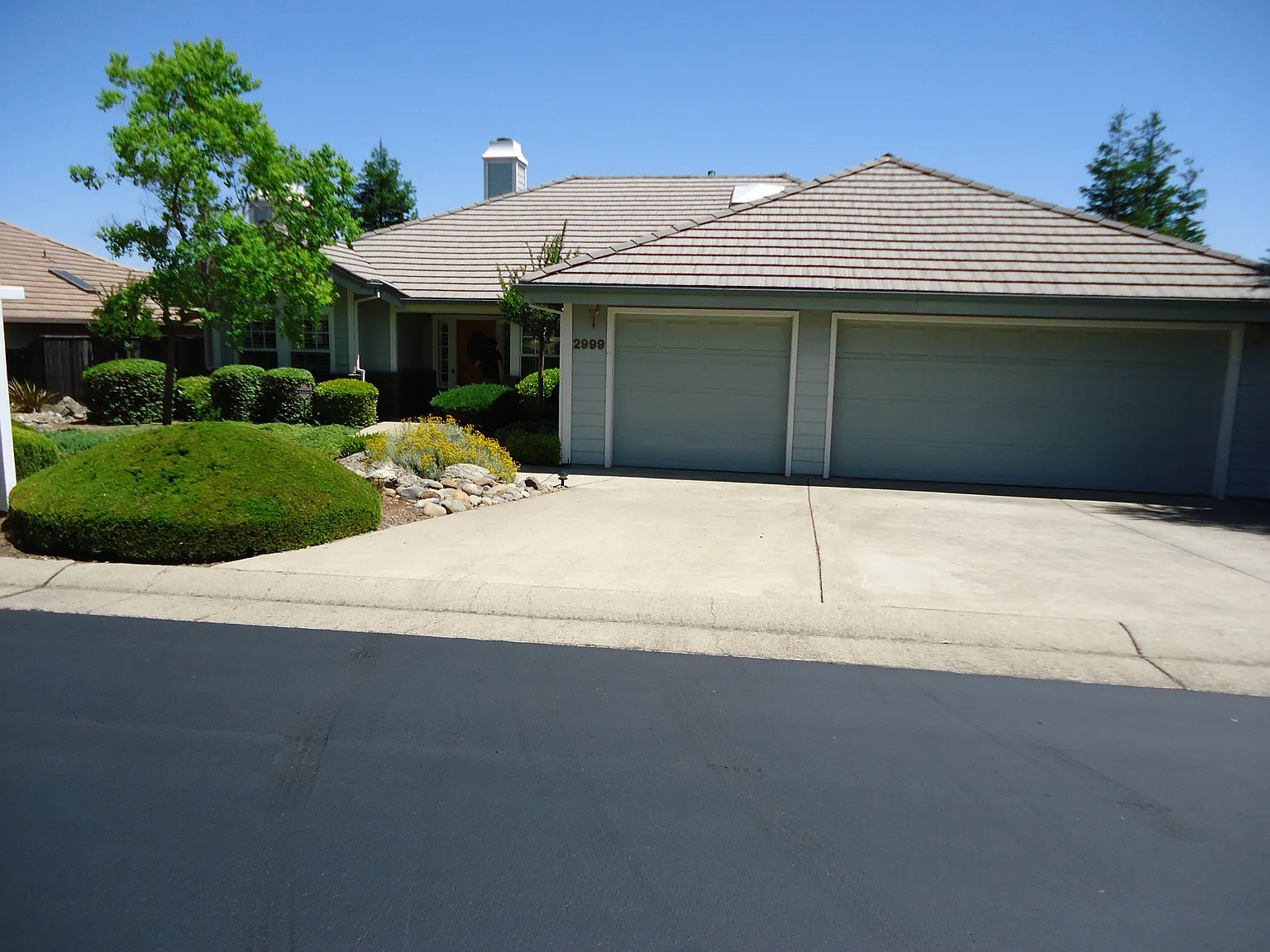 2999 Bridlewood Dr photo 1
