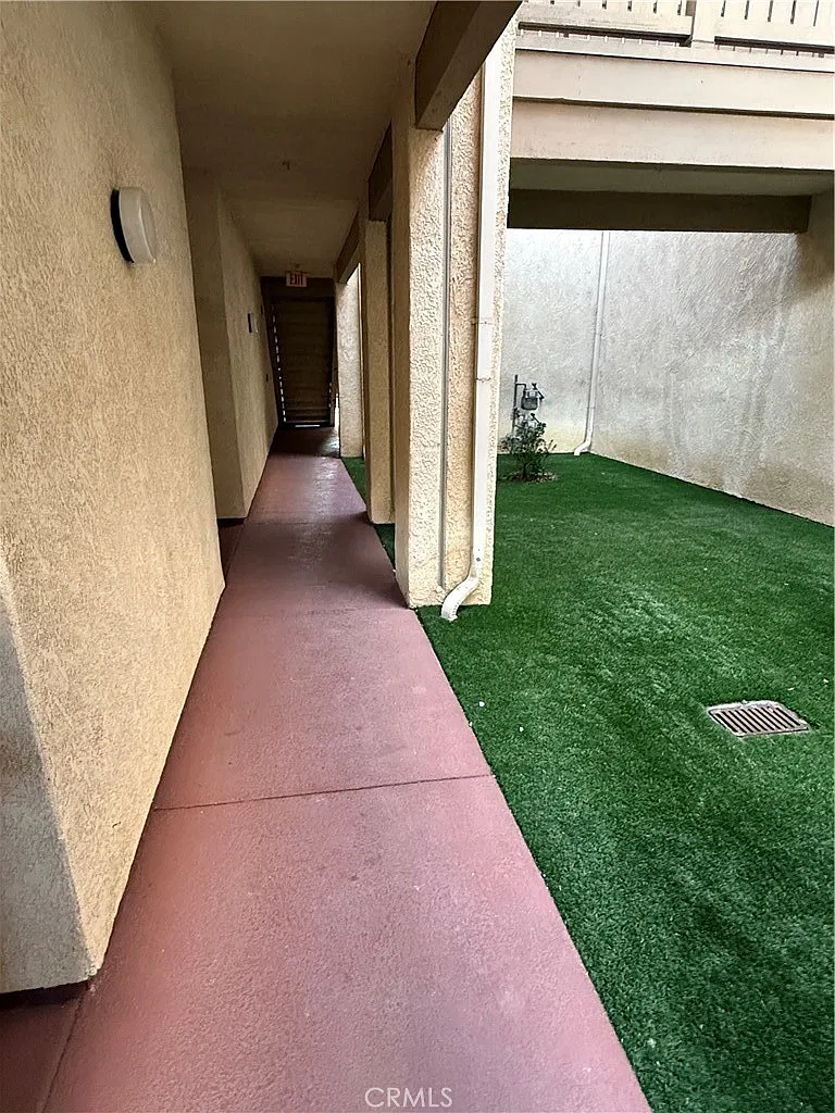 2 bed, 1027 sqft, $2,800 — Photo 2