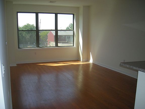Living Room/ Dinining Room