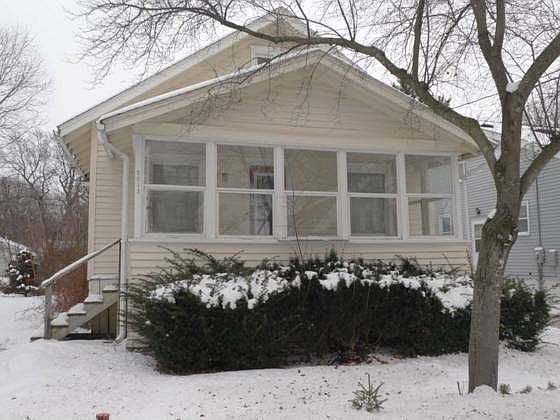 2nd image of 2013 Roberts Ln