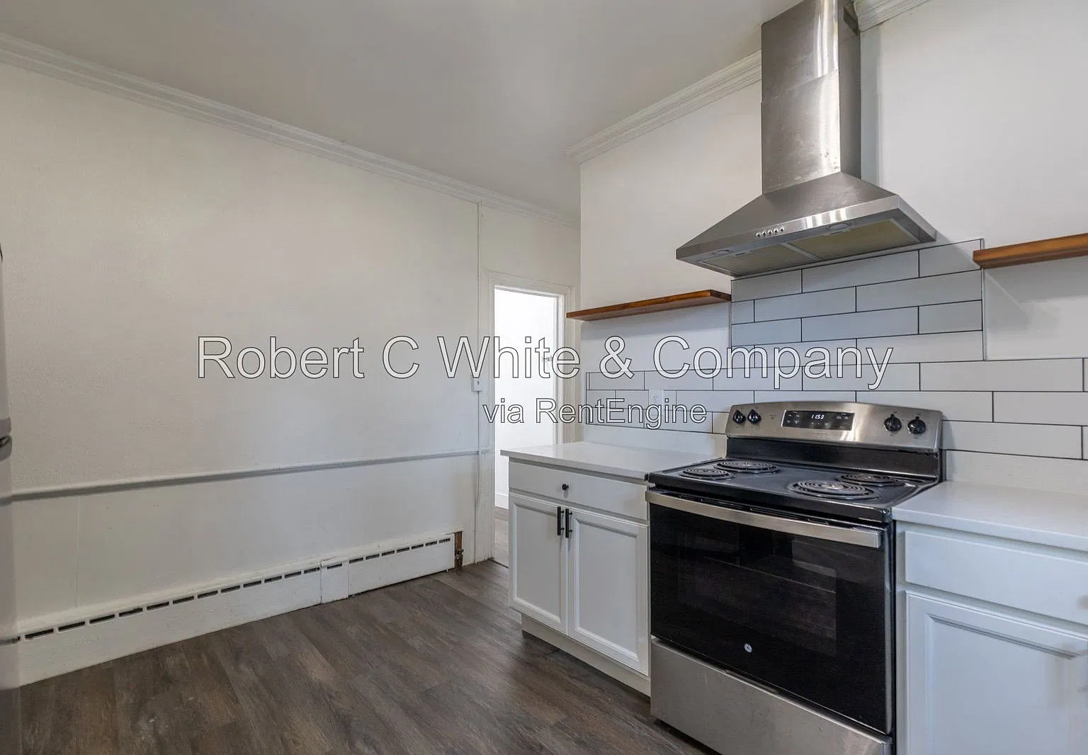 4 bed, 1.0 bath, 1200 sqft, $2,350 — Photo 4