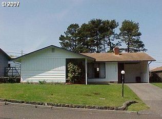 1970 Lincoln St, North Bend, OR 97459