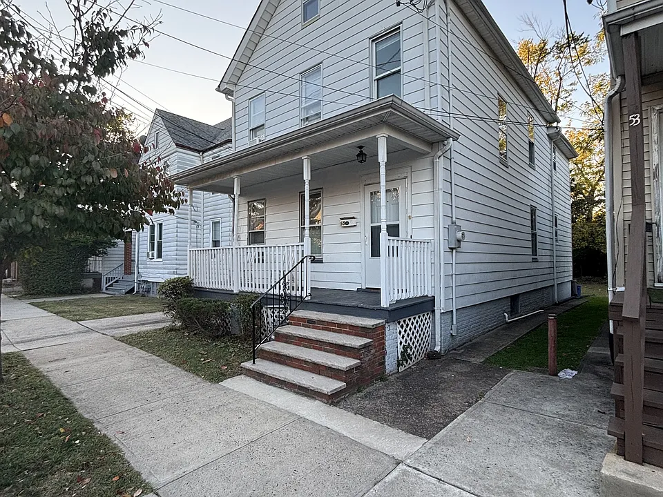 55 Huntington St