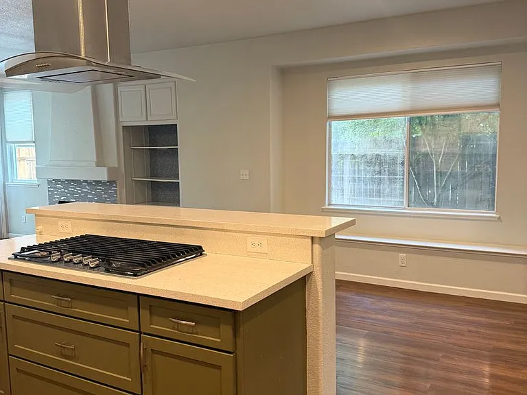 108 Robinson Ct — Photo 13