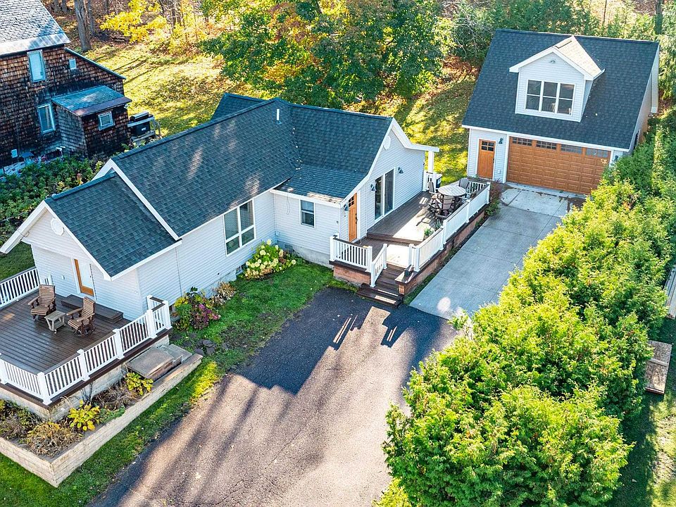 1st image of 711 W Calverley Ave