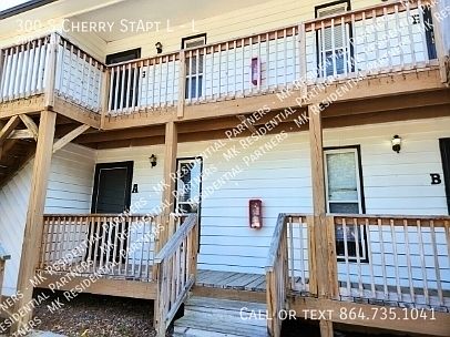 3rd image of 300 S Cherry St APT L