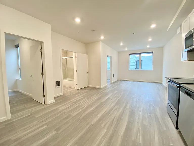 1830 Alemany — Photo 11