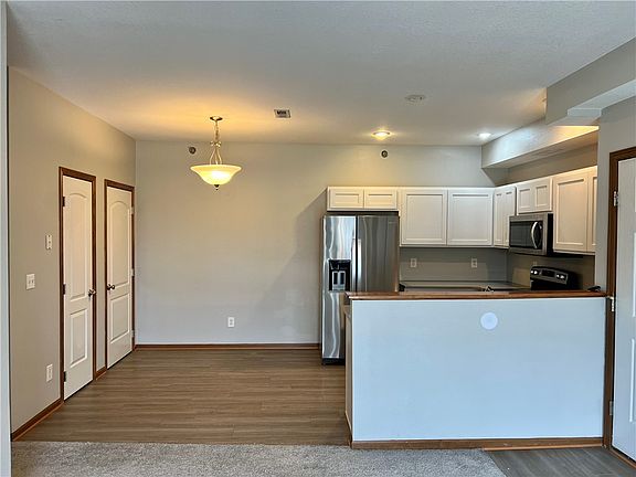 3rd image of 1606 NW Prairie Lakes Dr APT 2
