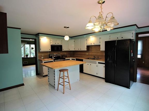 2nd image of 429 Denal Way