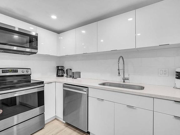 4th image of 4001 S Ocean Dr APT 7K