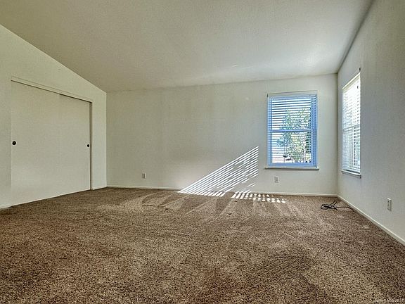 5th image of 471 Circle Dr #270