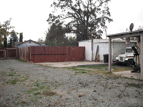5th image of 1831 E Clover Ln