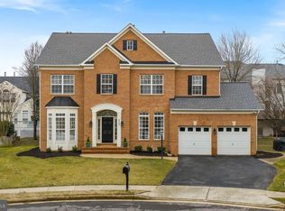 20500 Tappahannock Pl, Sterling, VA 20165